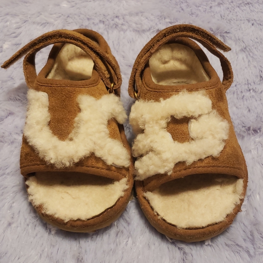 Toddler girl Ugg sandal